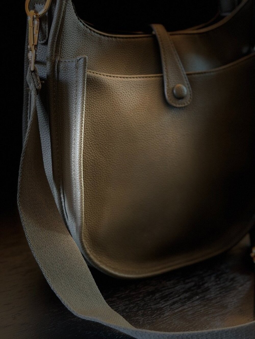 Ah-dorned Evelyne Messenger Crossbody Bag Taupe Khaki Green Strap - Picture 2 of 8